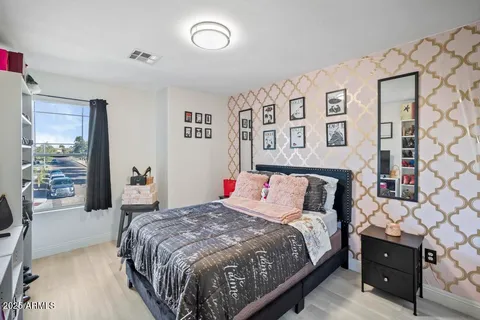 $430,000 | 7218 South 40th Lane, Phoenix, AZ 85041