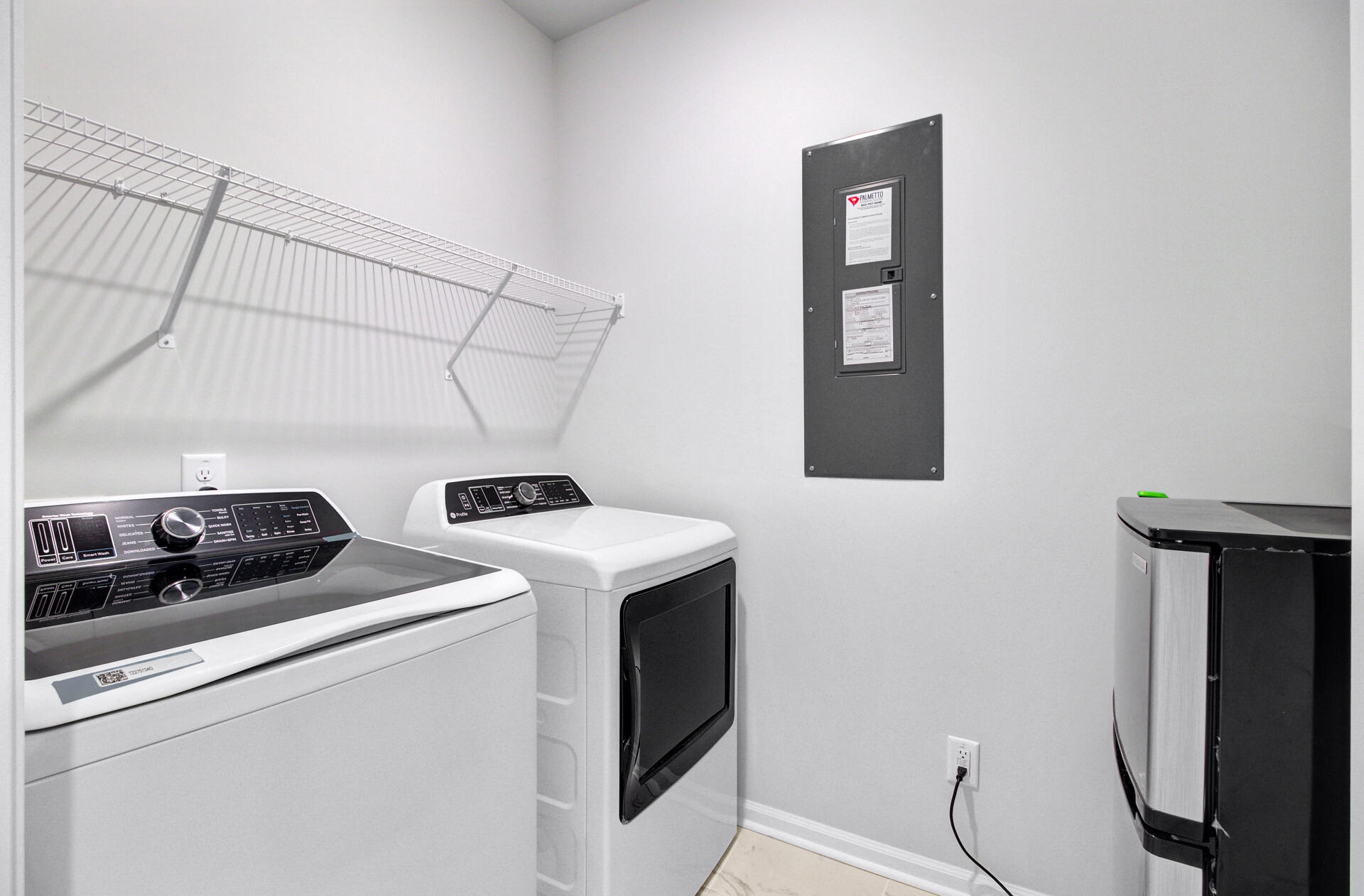 254 Red Blf Street Summerville, SC 29483 - Photo 39 of 67 laundry room