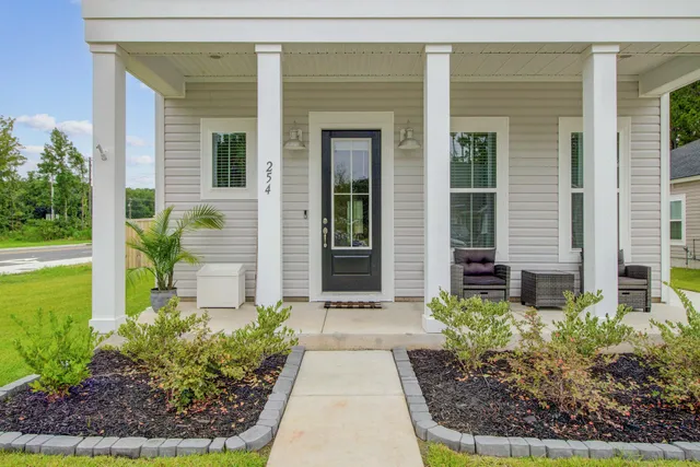 $419,900 | 254 Red Blf Street, Summerville, SC 29483
