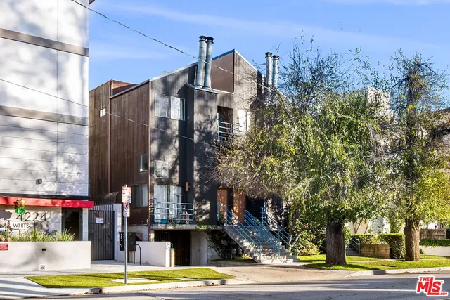 $899,000 | 4218 Whitsett Avenue, Unit 4, Studio City, CA 91604