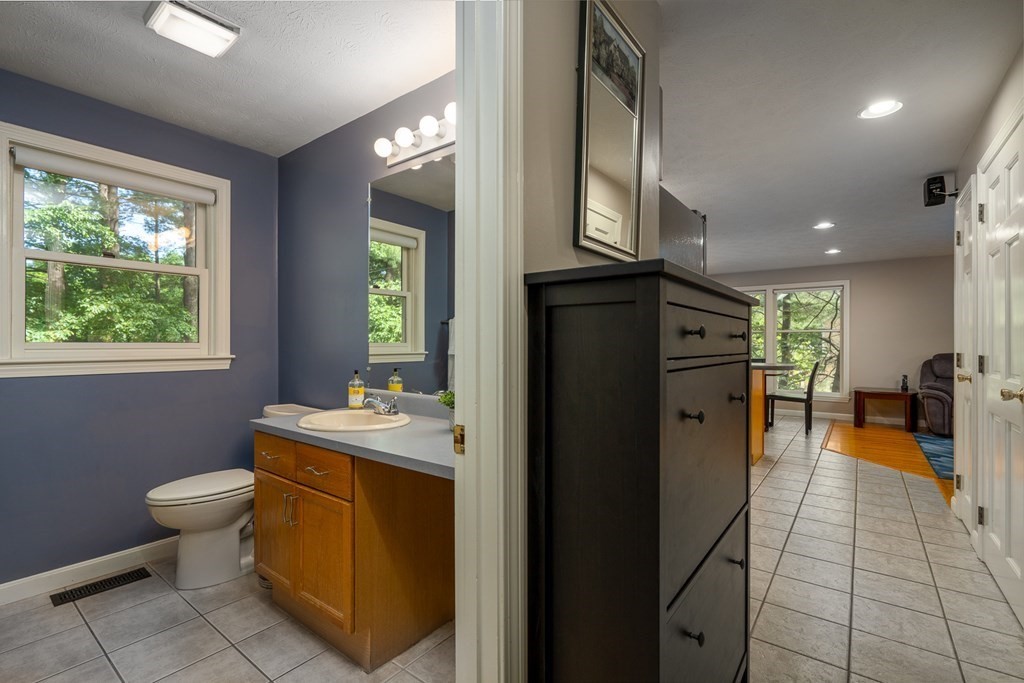 37 Unicorn Circle Amesbury, MA 01913 - Photo 15 of 35