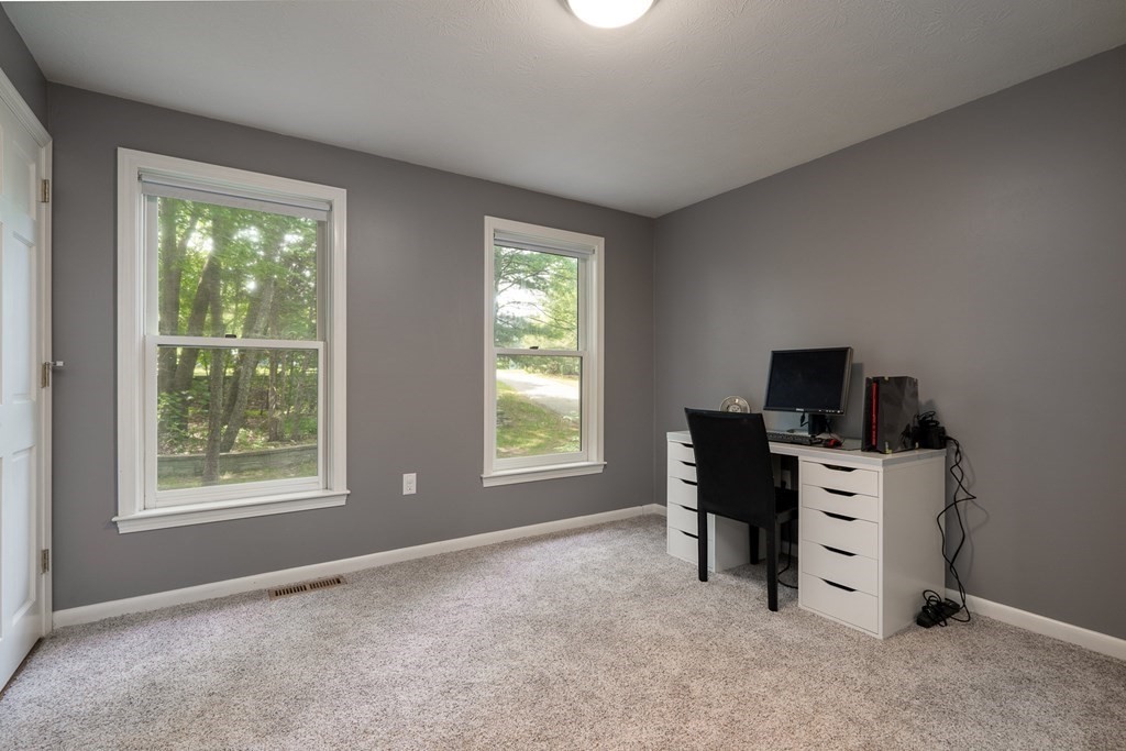 37 Unicorn Circle Amesbury, MA 01913 - Photo 18 of 35