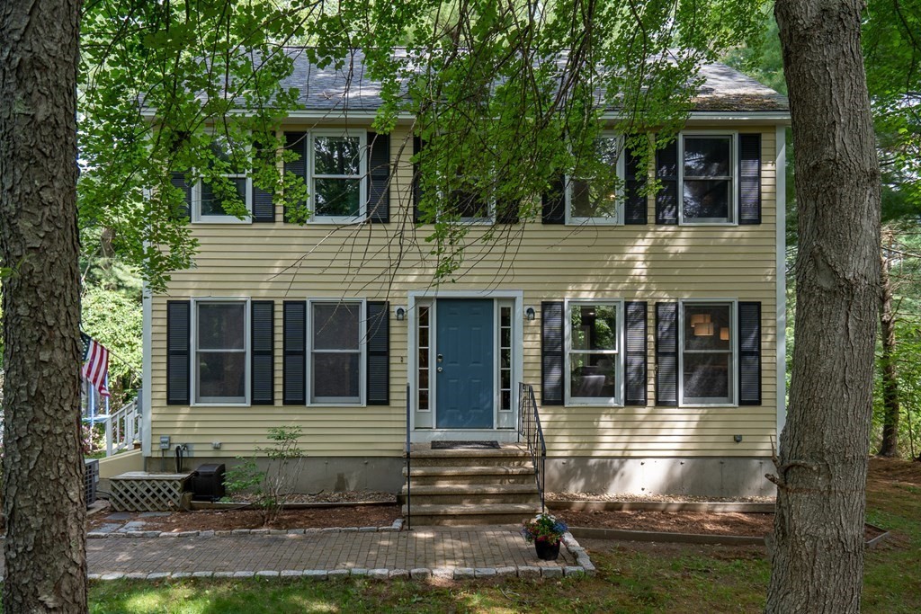 37 Unicorn Circle Amesbury, MA 01913 - Photo 3 of 35