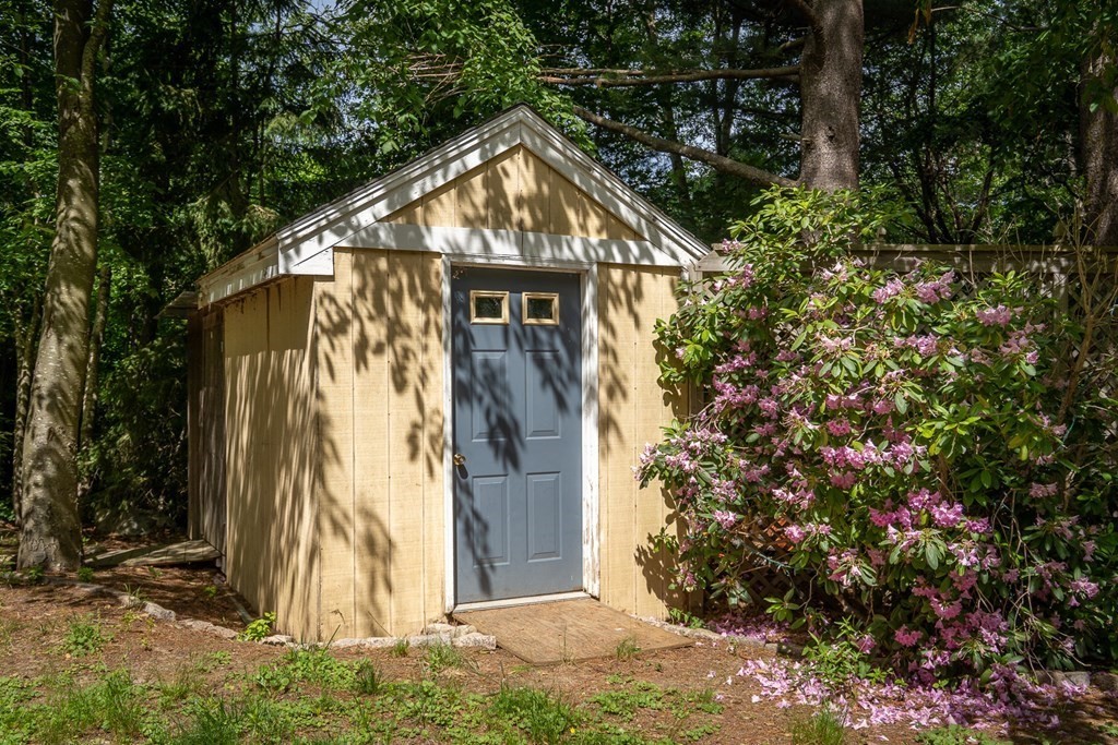 37 Unicorn Circle Amesbury, MA 01913 - Photo 9 of 35