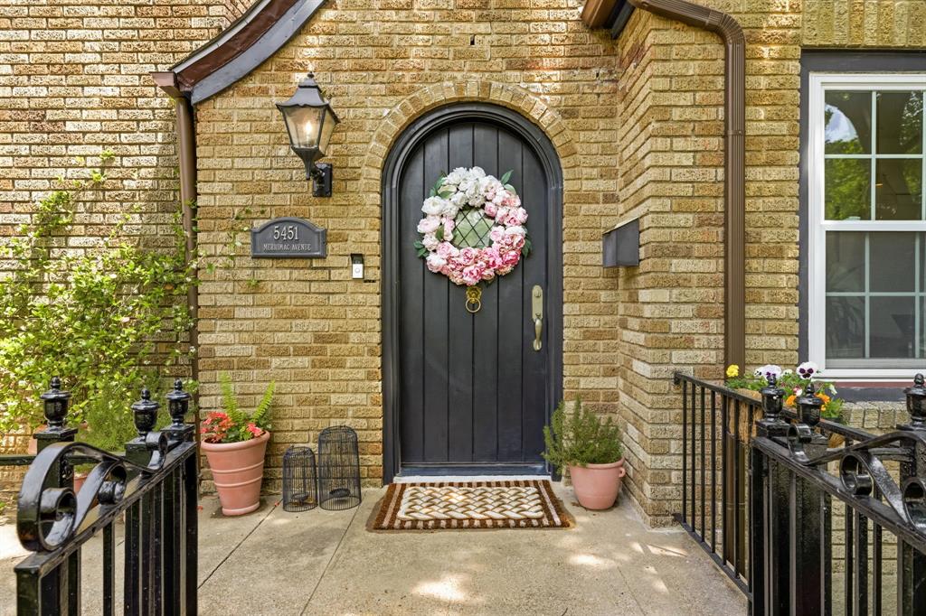 5451 Merrimac Avenue Dallas, TX 75206 - Photo 3 of 40