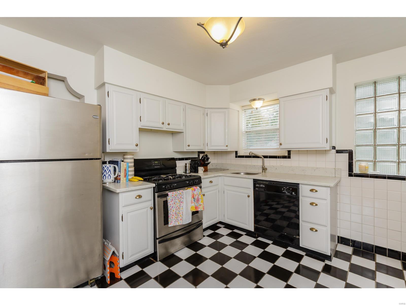 2 Springbrook Place St. Louis, MO 63119 - Photo 6 of 41 Gallery Image 6