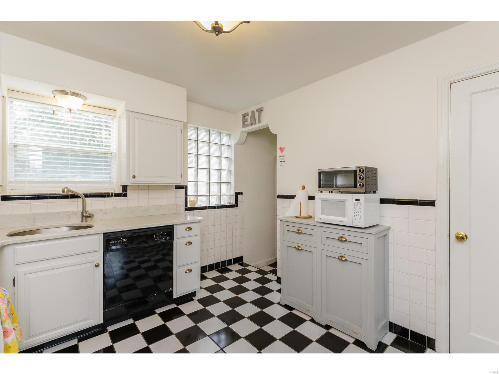 2 Springbrook Place St. Louis, MO 63119 - Photo 9 of 41 Gallery Image 9