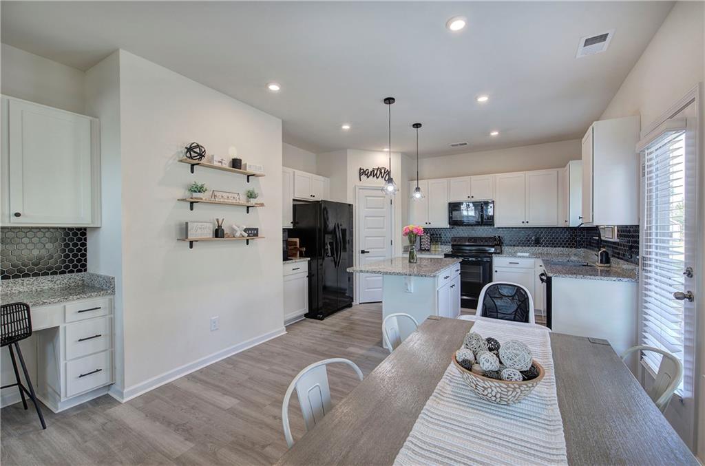 10 Eagle Drive Northwest Cartersville, GA 30121 - Photo 18 of 41 a living room with furniture and a couch