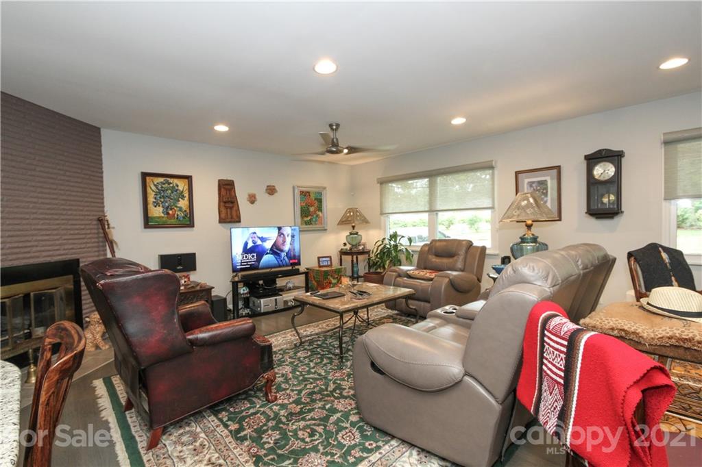12920 Hamilton Road, Unit 3 Charlotte, NC 28273 - Photo 5 of 34 Gallery Image 5