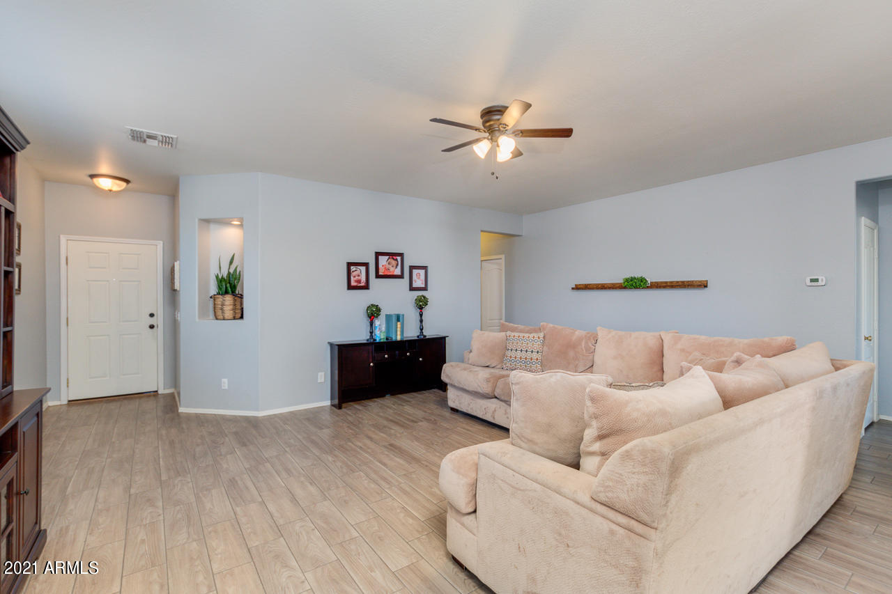 7322 West Darrel Road Laveen, AZ 85339 - Photo 4 of 32 04-Darrel