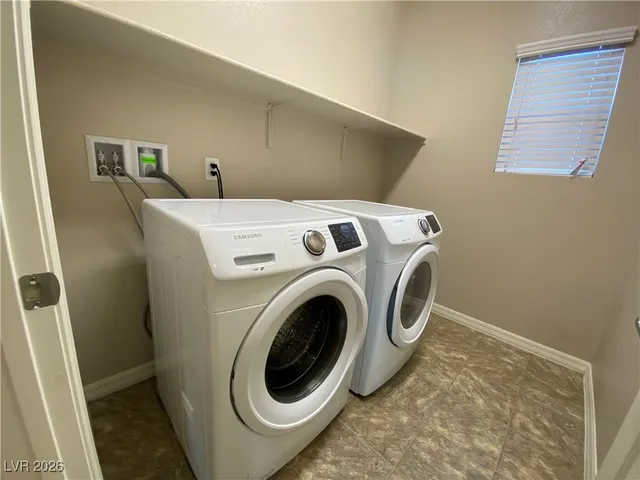 $2,350 | 8033 Ancient Oaks Avenue, Las Vegas, NV 89113