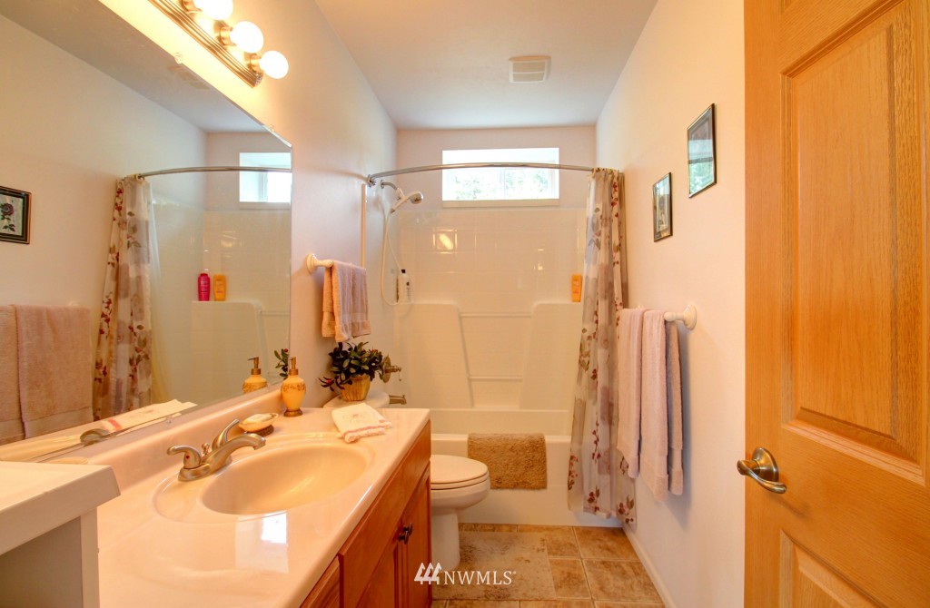 2363 Strawberry Point Road Oak Harbor, WA 98277 - Photo 11 of 24 Gallery Image 11