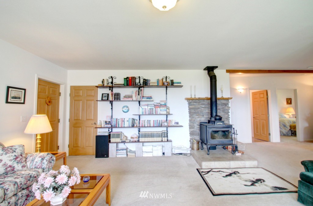 2363 Strawberry Point Road Oak Harbor, WA 98277 - Photo 12 of 24 Gallery Image 12