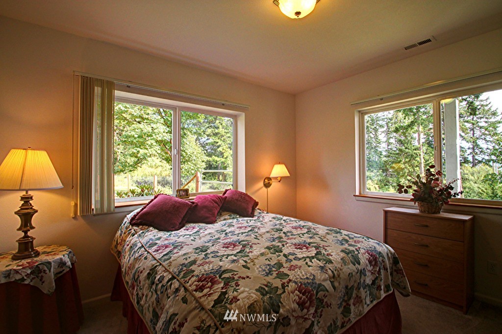 2363 Strawberry Point Road Oak Harbor, WA 98277 - Photo 14 of 24 Gallery Image 14