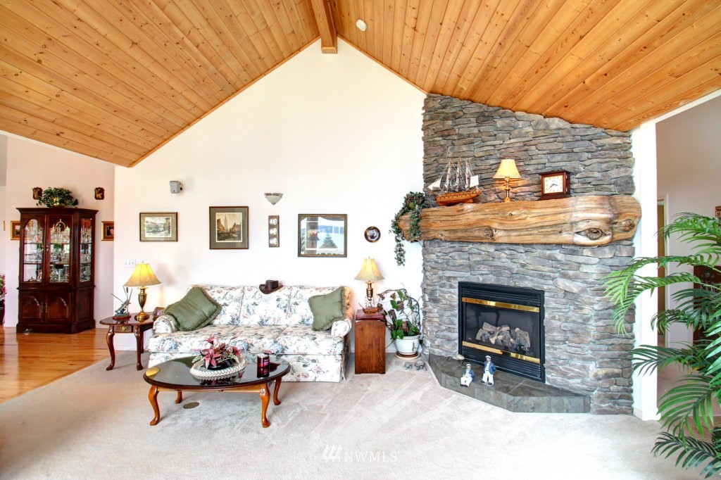 2363 Strawberry Point Road Oak Harbor, WA 98277 - Photo 6 of 24 Gallery Image 6