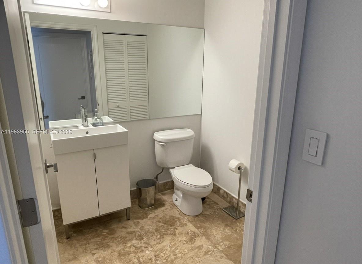 601 Northeast 36th Street, Unit 2109 Miami, FL 33137 - Photo 20 of 34 HALF BATH