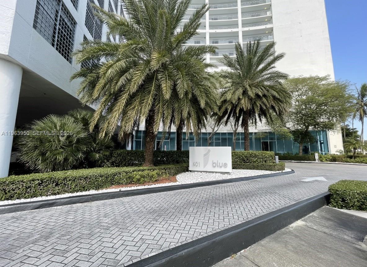 601 Northeast 36th Street, Unit 2109 Miami, FL 33137 - Photo 2 of 34