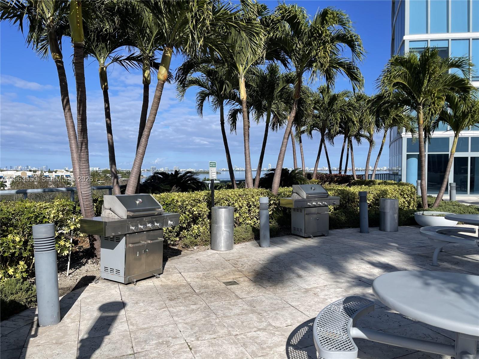601 Northeast 36th Street, Unit 2109 Miami, FL 33137 - Photo 21 of 34 GRILLING AREA