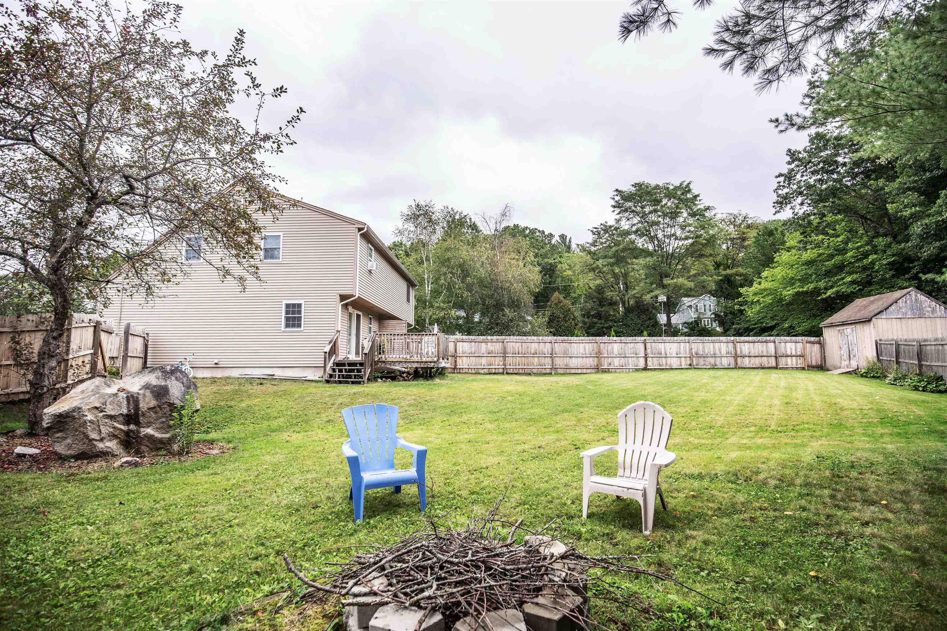 63 Dale Road, Unit B Hooksett, NH 03106 - Photo 3 of 23
