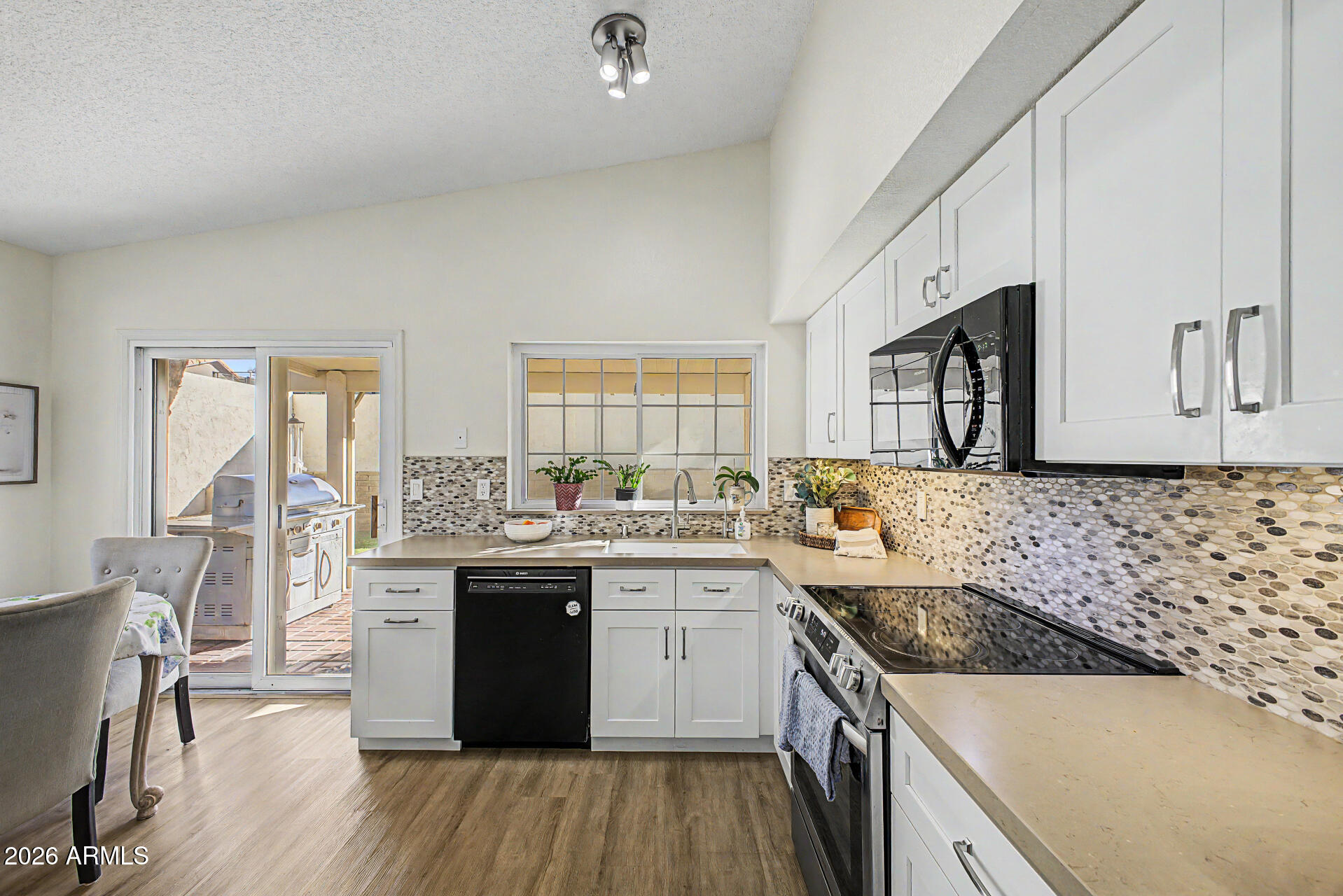 4711 East Piedmont Road Phoenix, AZ 85044 - Photo 9 of 39 14 - Kitchen