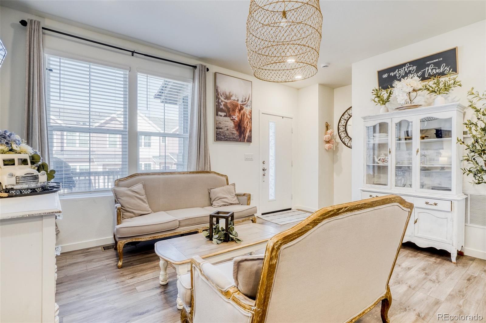 2003 South Gold Bug Way Aurora, CO 80018 - Photo 8 of 26