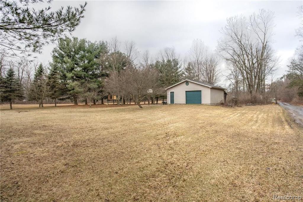 20300 Sumpter Road Belleville, MI 48111 - Photo 26 of 33
