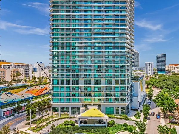 $4,950 | 501 Northeast 31st Street, Unit 3910, Miami, FL 33137