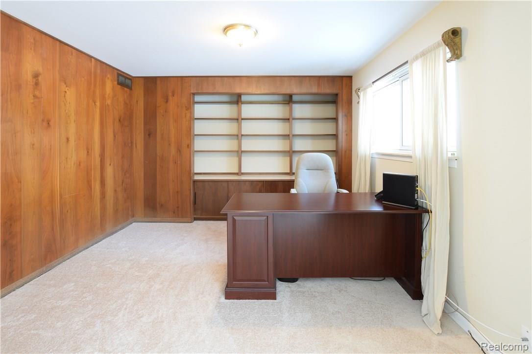 1644 Bracken Road Bloomfield Hills, MI 48302 - Photo 9 of 11 Office/Library