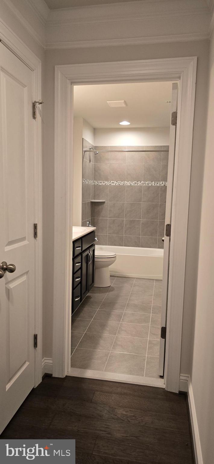 6111 Larricks Way Columbia, MD 21045 - Photo 56 of 80 Full bath upper level
