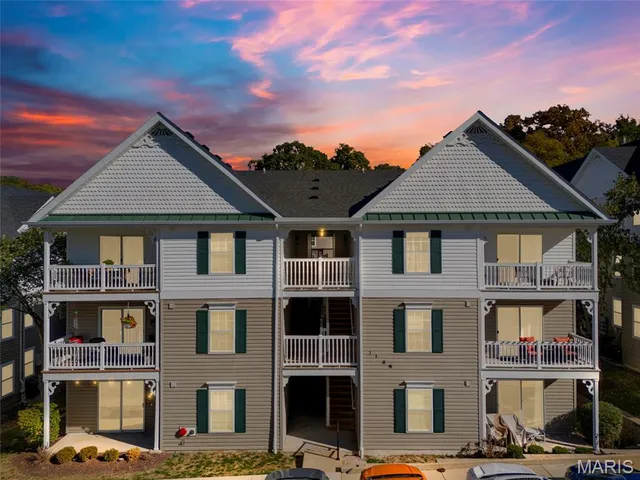 $179,999 | 1109 Arbor Creek Drive, Unit 3C, St. Louis, MO 63122