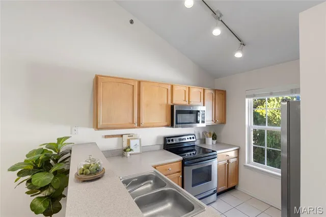 $179,999 | 1109 Arbor Creek Drive, Unit 3C, St. Louis, MO 63122