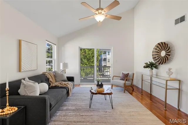 $179,999 | 1109 Arbor Creek Drive, Unit 3C, St. Louis, MO 63122