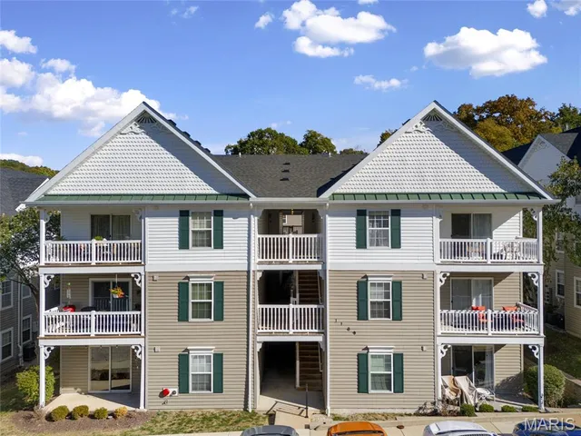 $179,999 | 1109 Arbor Creek Drive, Unit 3C, St. Louis, MO 63122