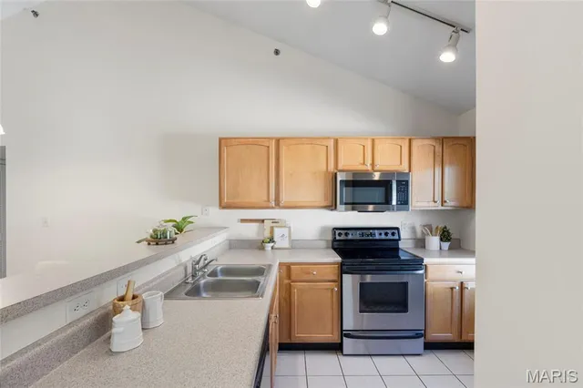 $179,999 | 1109 Arbor Creek Drive, Unit 3C, St. Louis, MO 63122