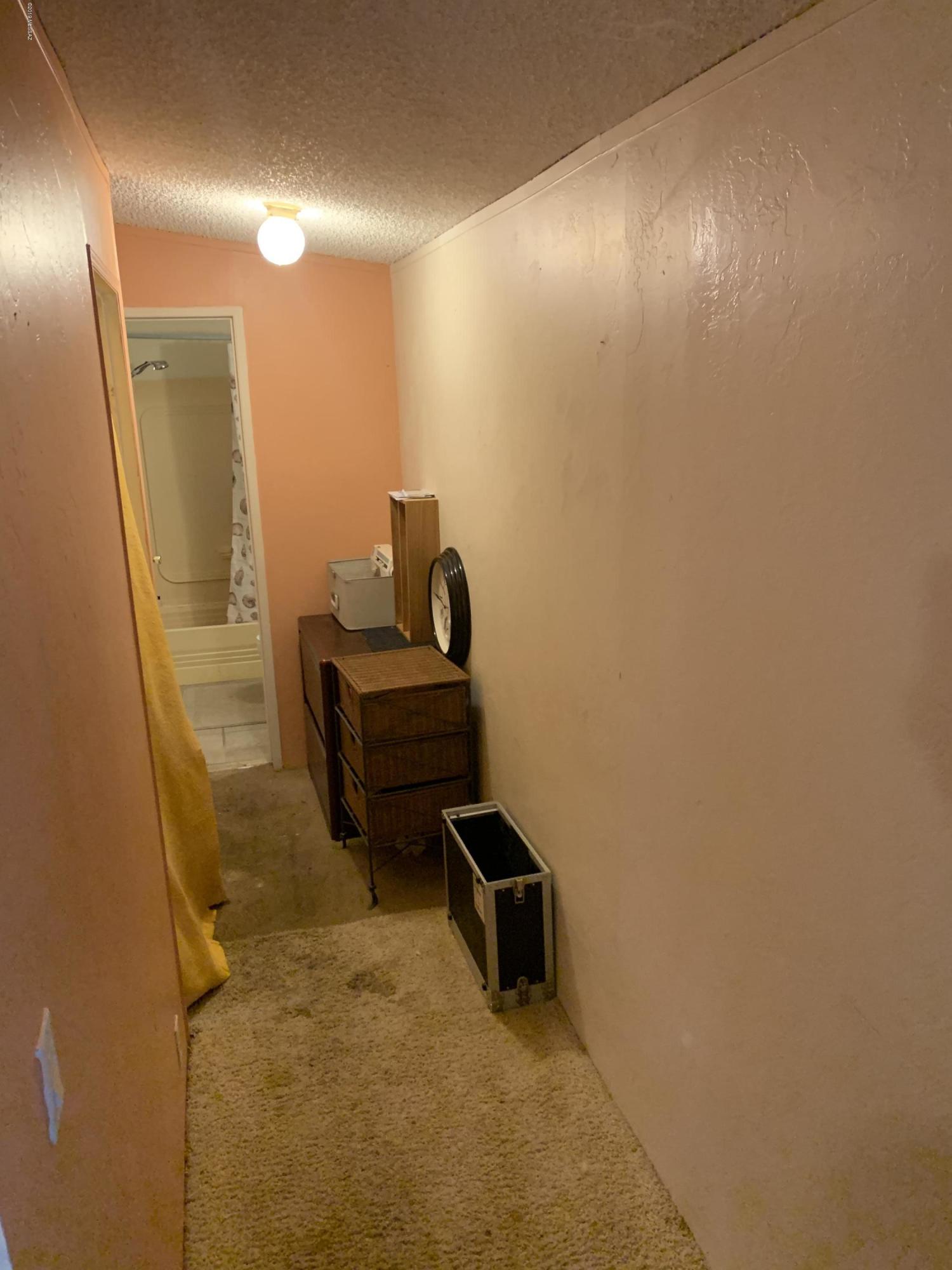 3744 East Milton Road Tucson, AZ 85706 - Photo 16 of 27 Hallway to guest bedrooms