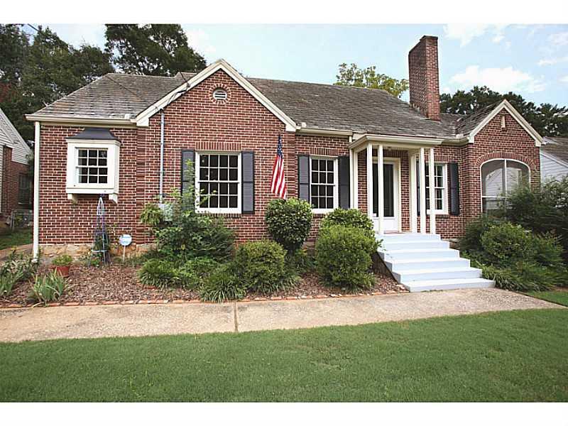Exterior Front. Charming brick home with 3 bedrooms and two baths in very popular Winnona Park.