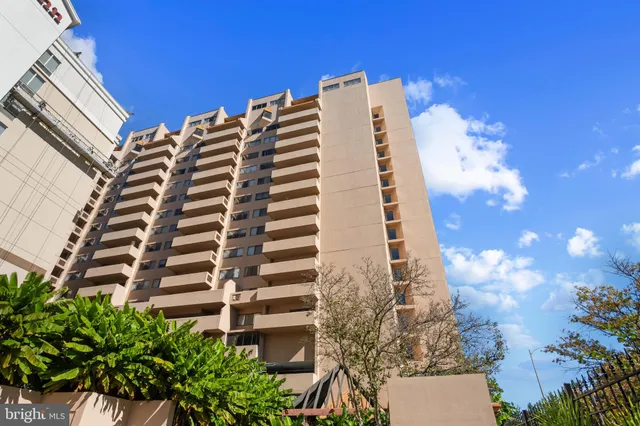 $589,000 | 1301 North Courthouse Road, Unit 1401, Arlington, VA 22201