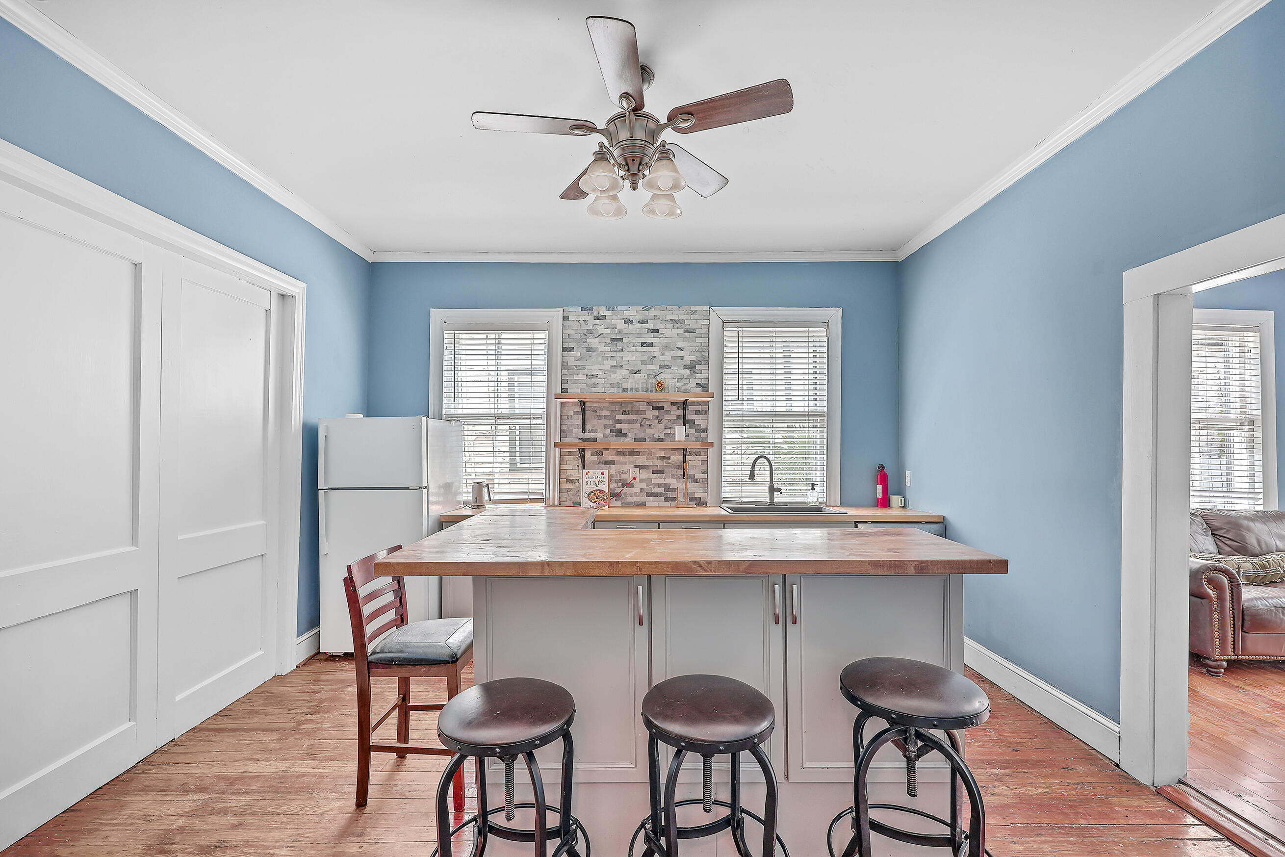 77 Smith Street Charleston, SC 29401 - Photo 3 of 7 ZYN_5685_86_87_88_89_90_91