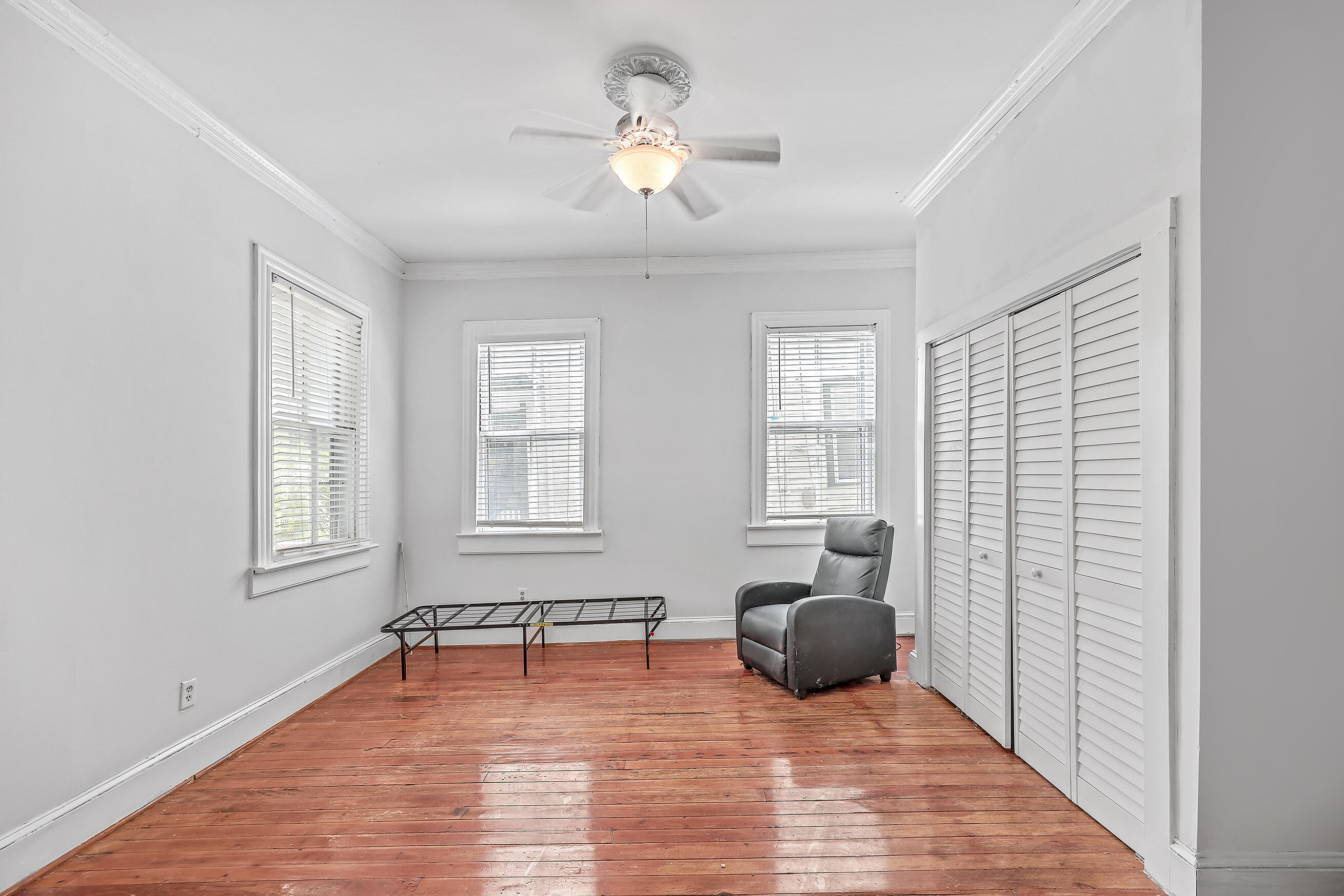 77 Smith Street Charleston, SC 29401 - Photo 4 of 7 ZYN_5671_2_3_4_5_6_7