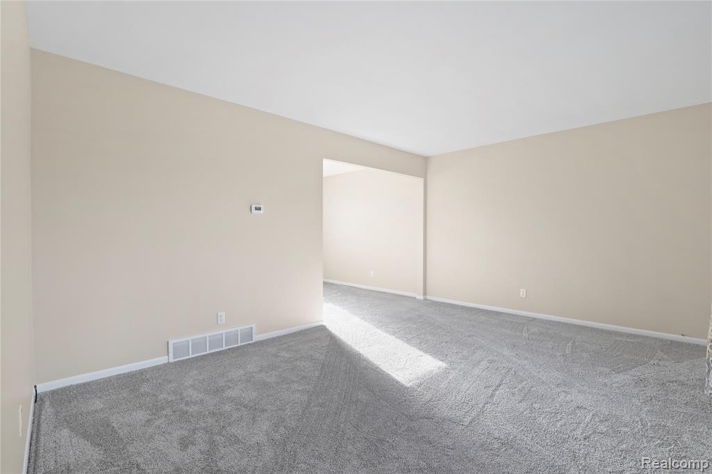 321 Terrace Drive Flushing, MI 48433 - Photo 13 of 47
