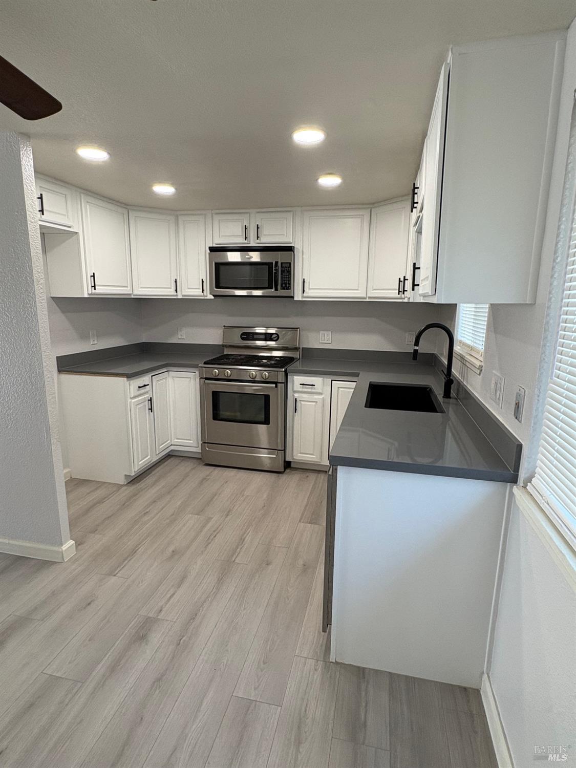 901 Johnson Street Fairfield, CA 94533 - Photo 2 of 10