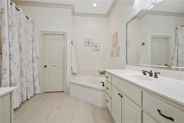 $380,000 | 155 Grand Lake Drive, Covington, LA 70435