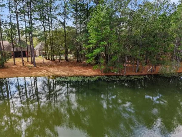 $380,000 | 155 Grand Lake Drive, Covington, LA 70435