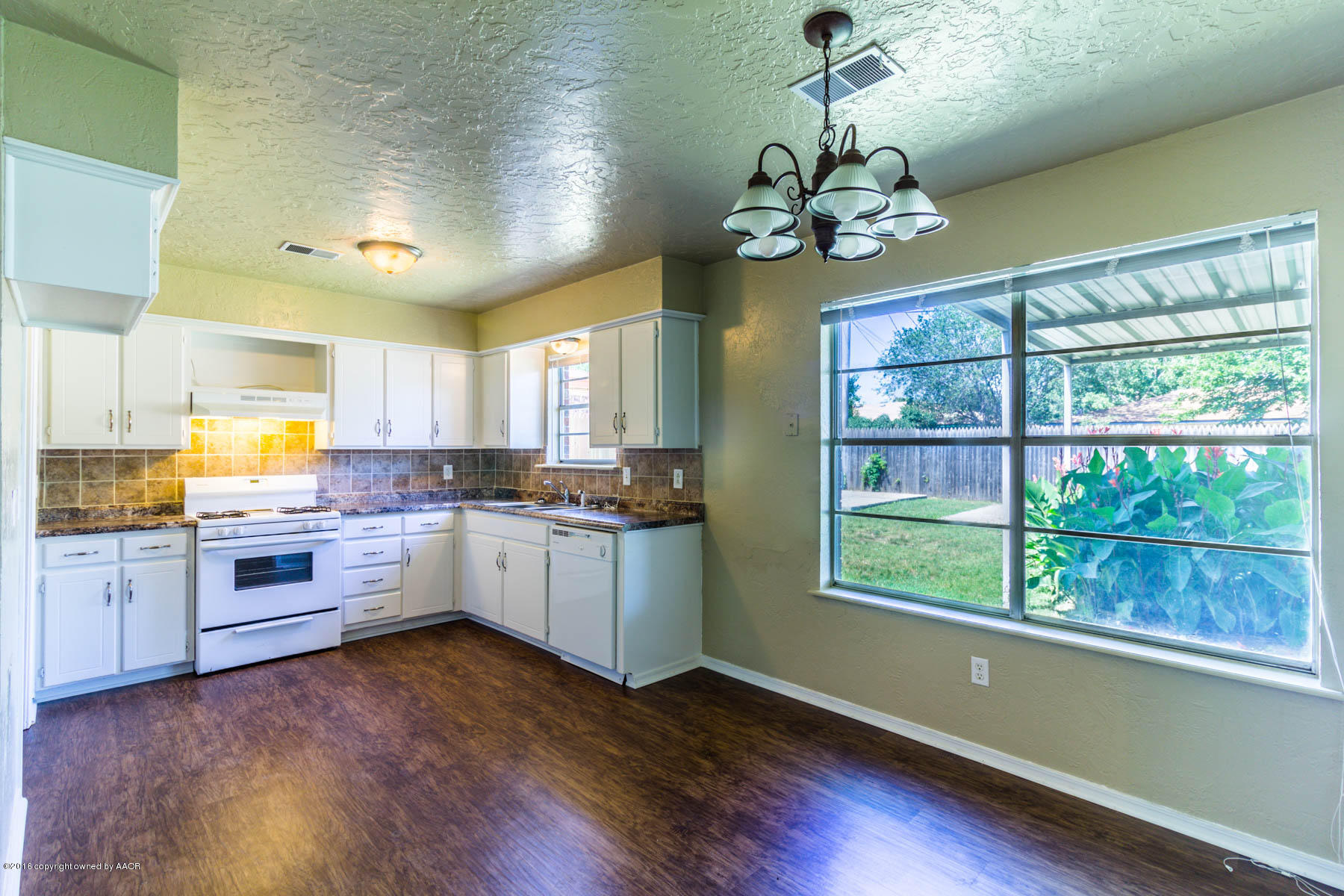 5328 Wheeler Lane Amarillo, TX 79110 - Photo 2 of 13 Kitchen