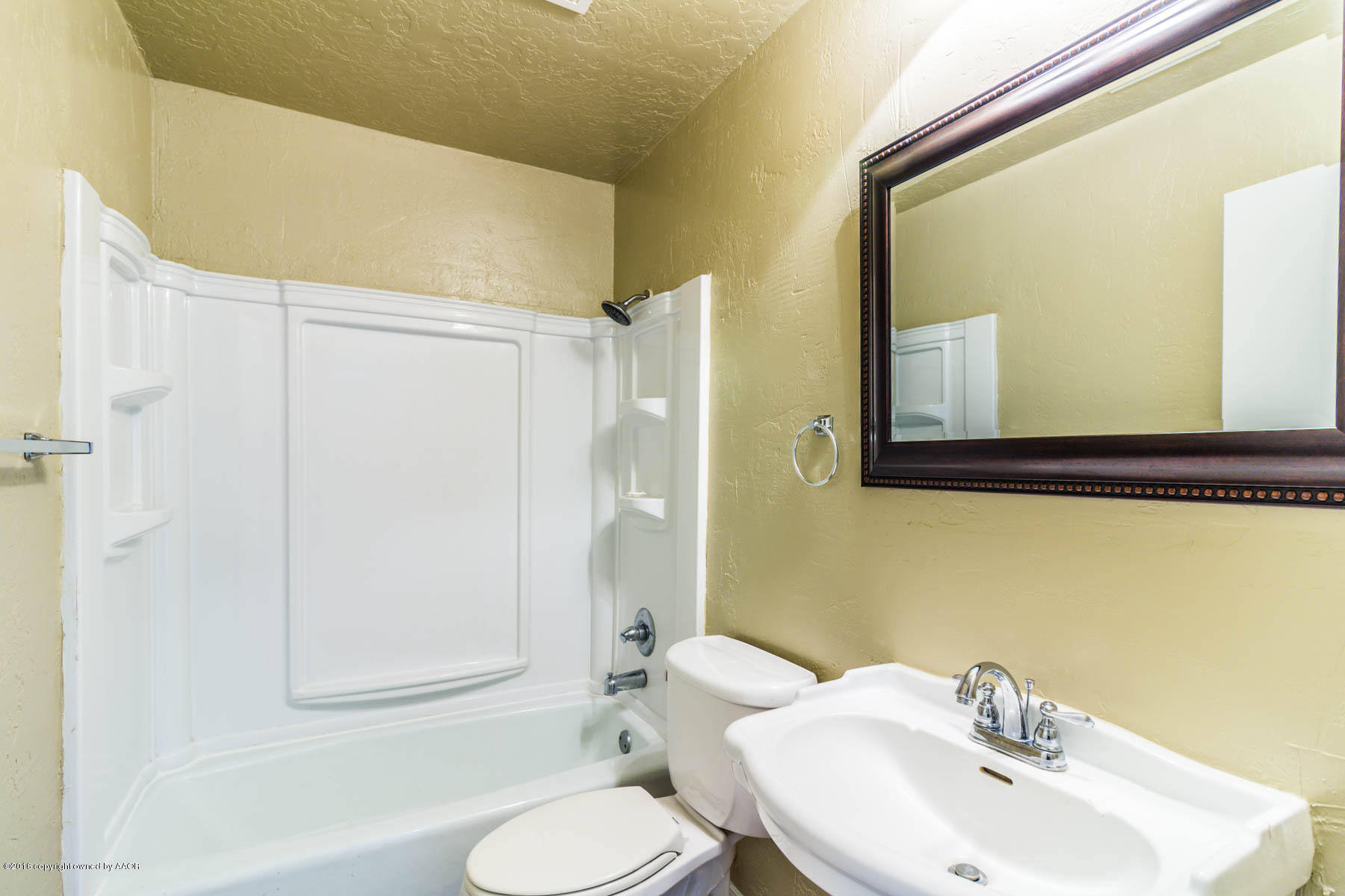 5328 Wheeler Lane Amarillo, TX 79110 - Photo 7 of 13 Main Bath