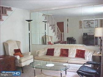 230 Hampden Road Upper Darby, PA 19082 - Photo 3 of 7 Living Room