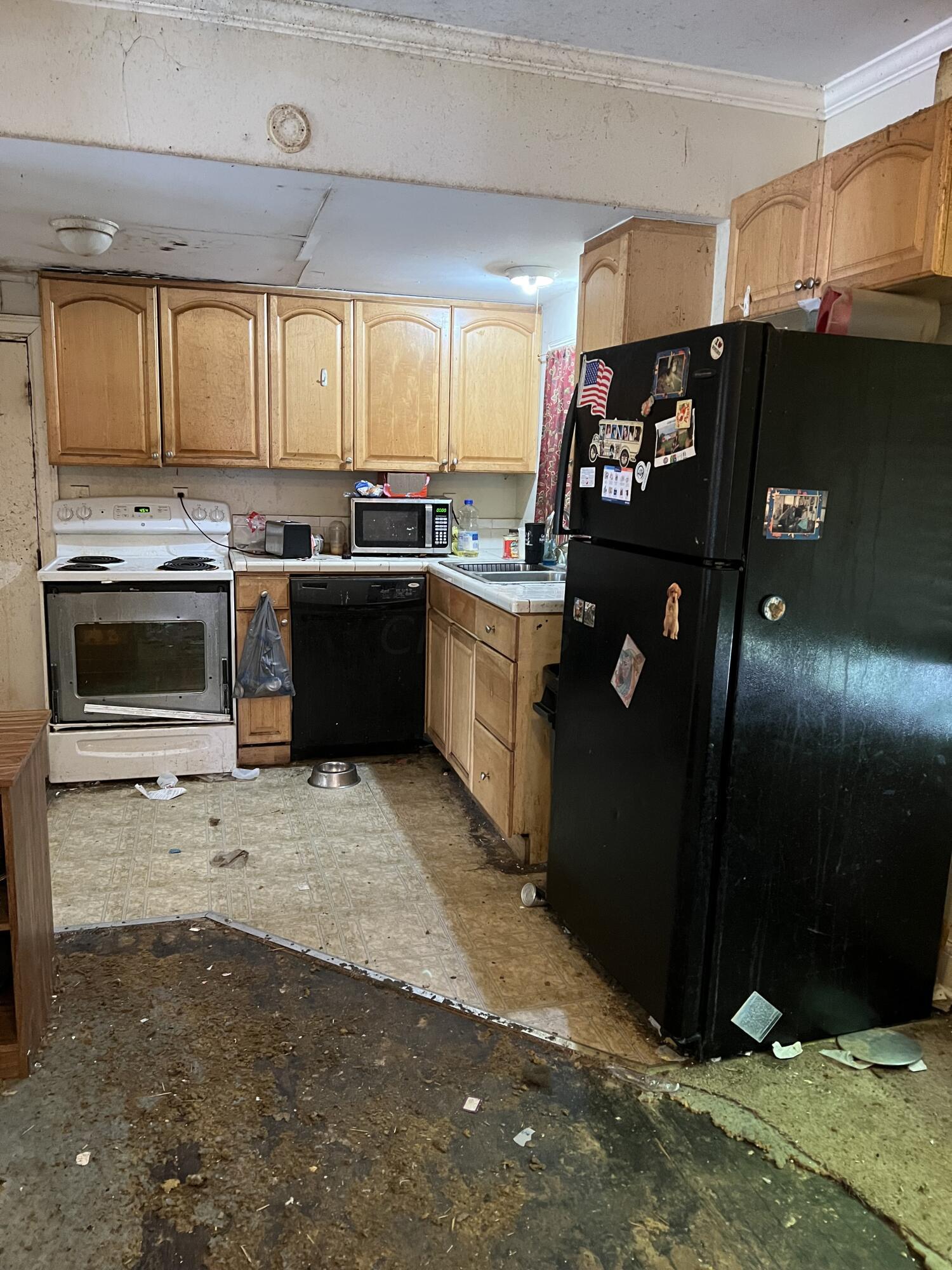 2116 Sale Road Columbus, OH 43224 - Photo 5 of 11 Kitchen