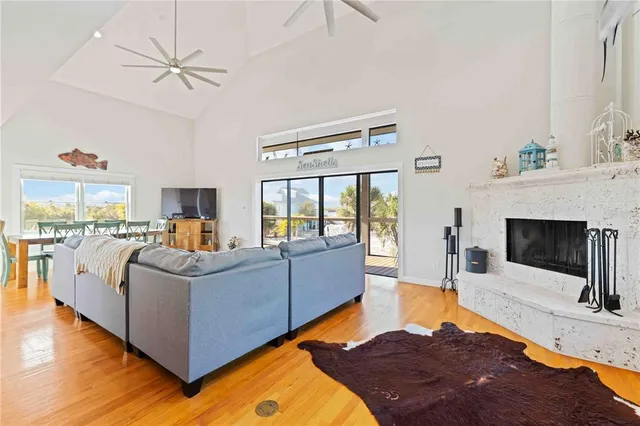 $999,999 | 120 Gasparilla Way, Placida, FL 33946