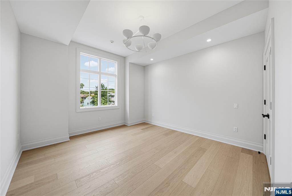 92 Oliver Road Paramus, NJ 07652 - Photo 30 of 50 Gallery Image 30