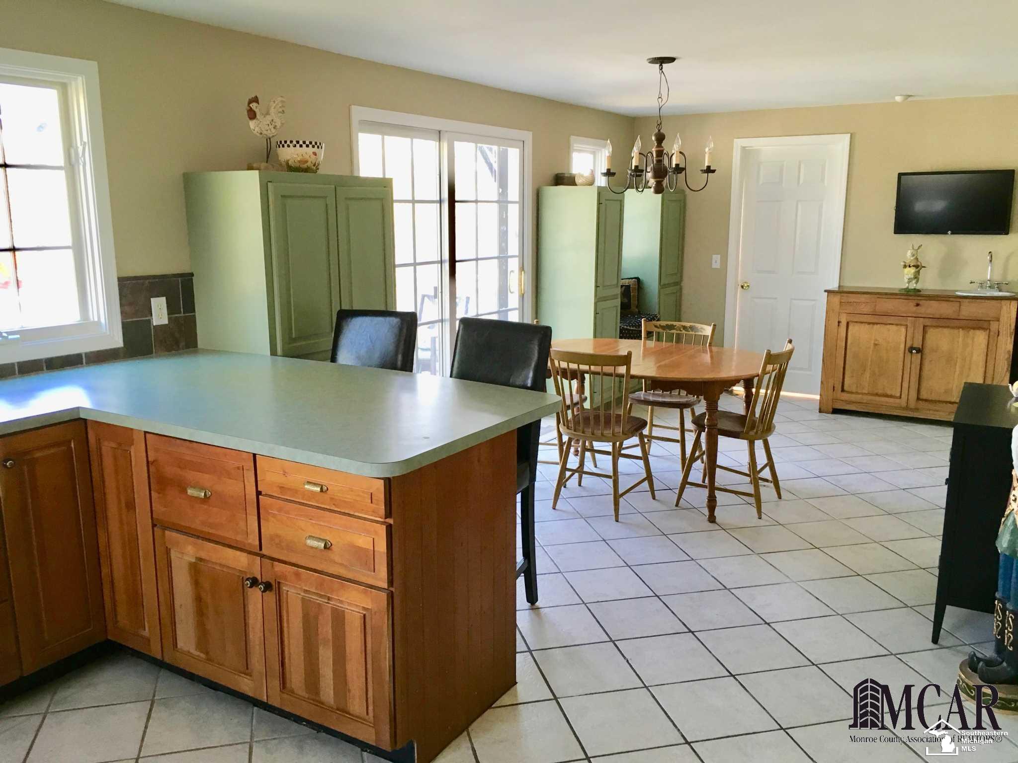 10488 Secor Road Temperance, MI 48182 - Photo 27 of 39